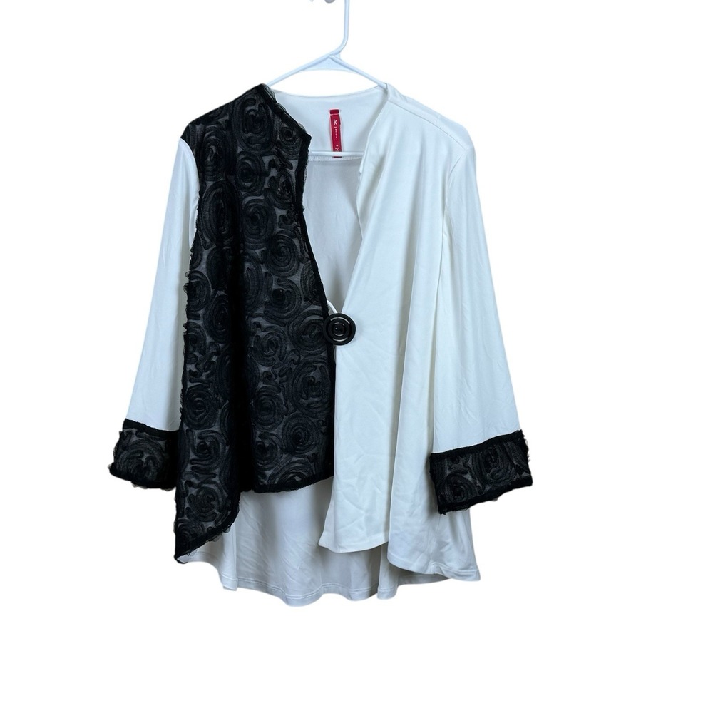 IC Collection Connie K Asymmetrical Jacket 1X Black‎ White Modern Art Button